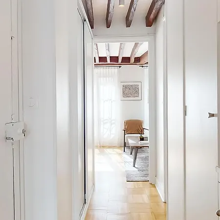 Cosy - Eiffel Tower Apartment Paris