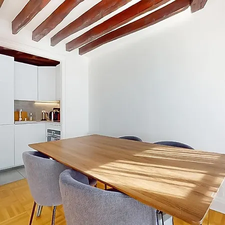 Cosy - Eiffel Tower Apartment Paris