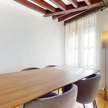 Cosy - Eiffel Tower Apartment *