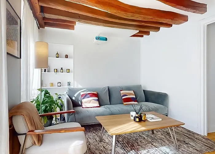 Cosy - Eiffel Tower *